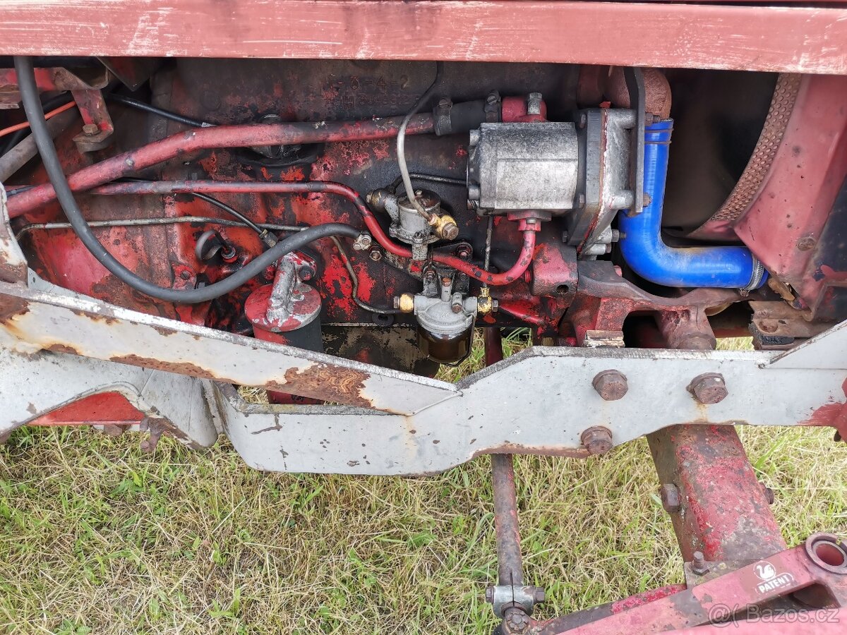 Traktor IHC 444 - 14