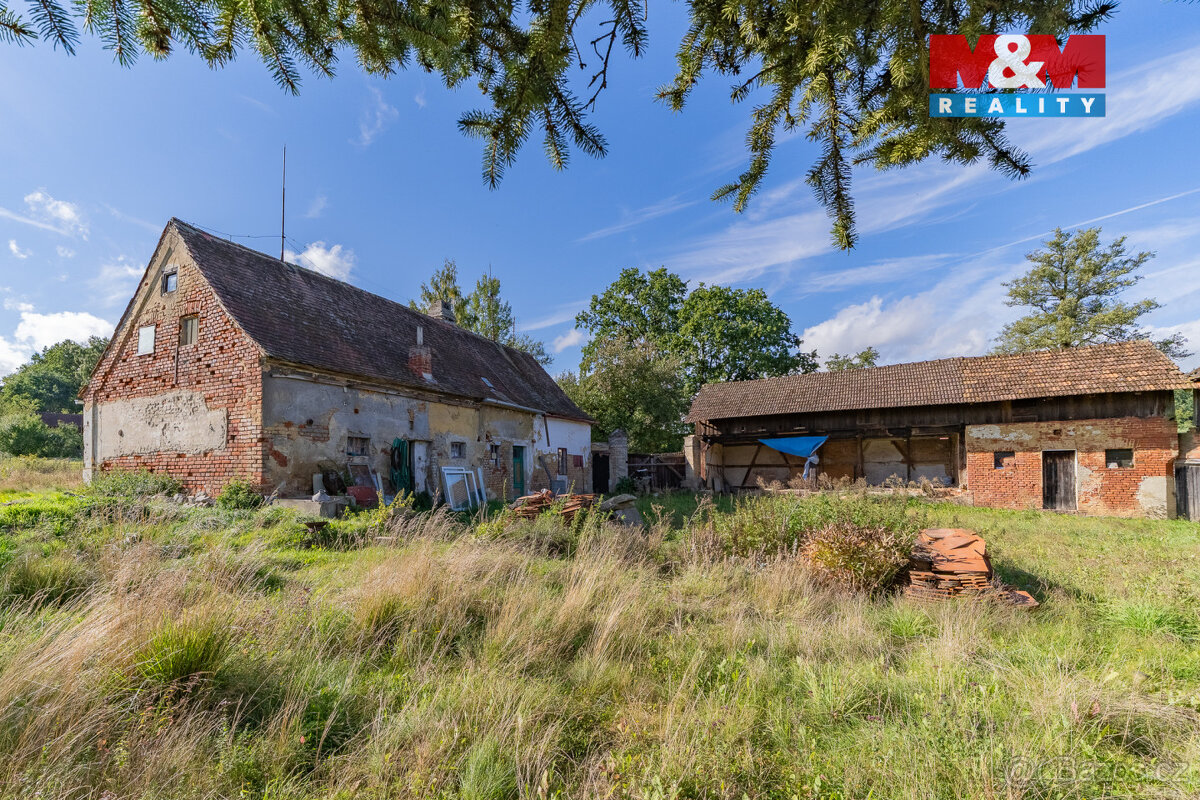 Prodej zemědělské usedlosti, 818 m², pozemek 2326 m2, Lipová - 14