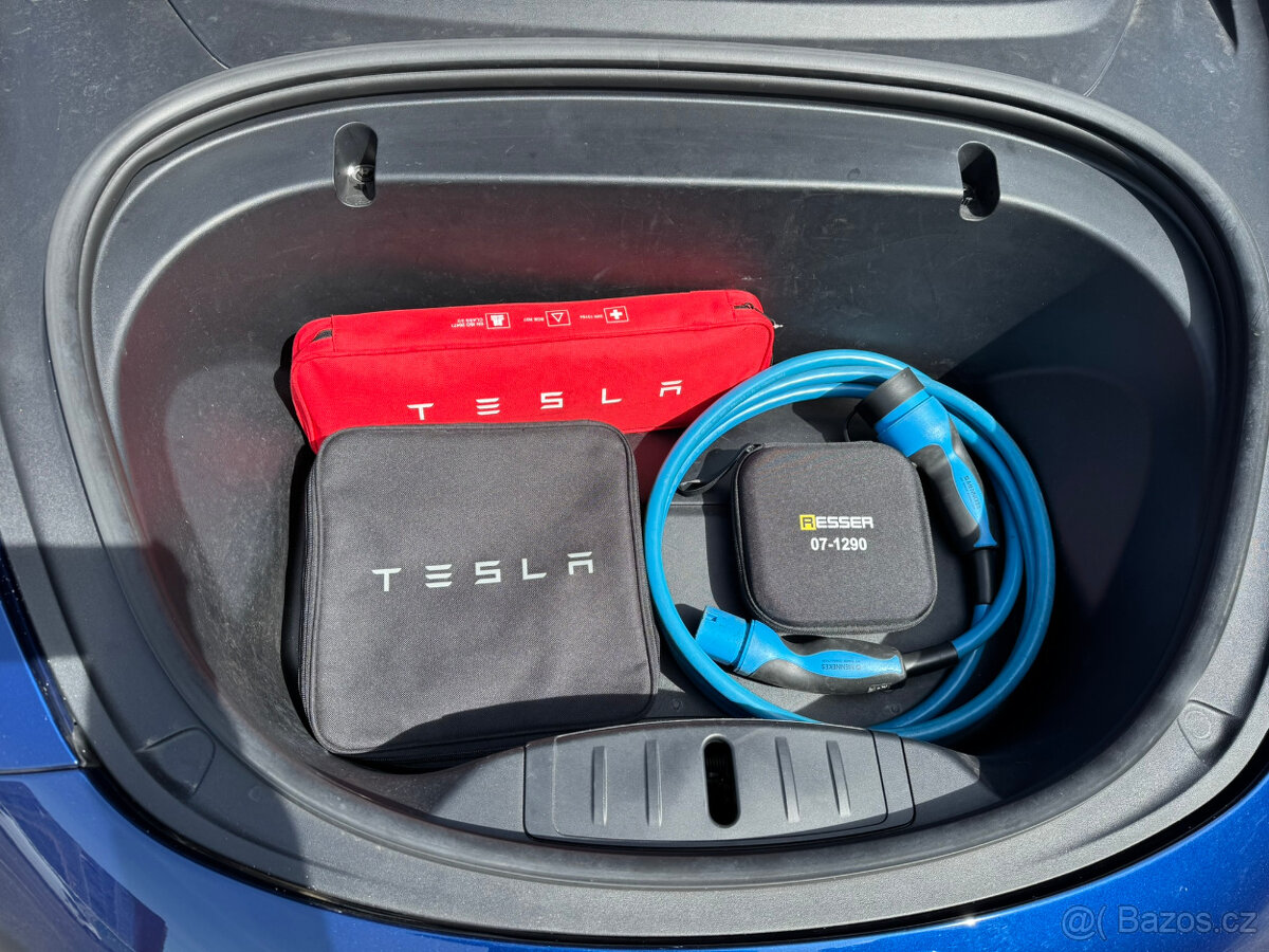 Tesla Model 3 Long Range AWD model 2020 - 14