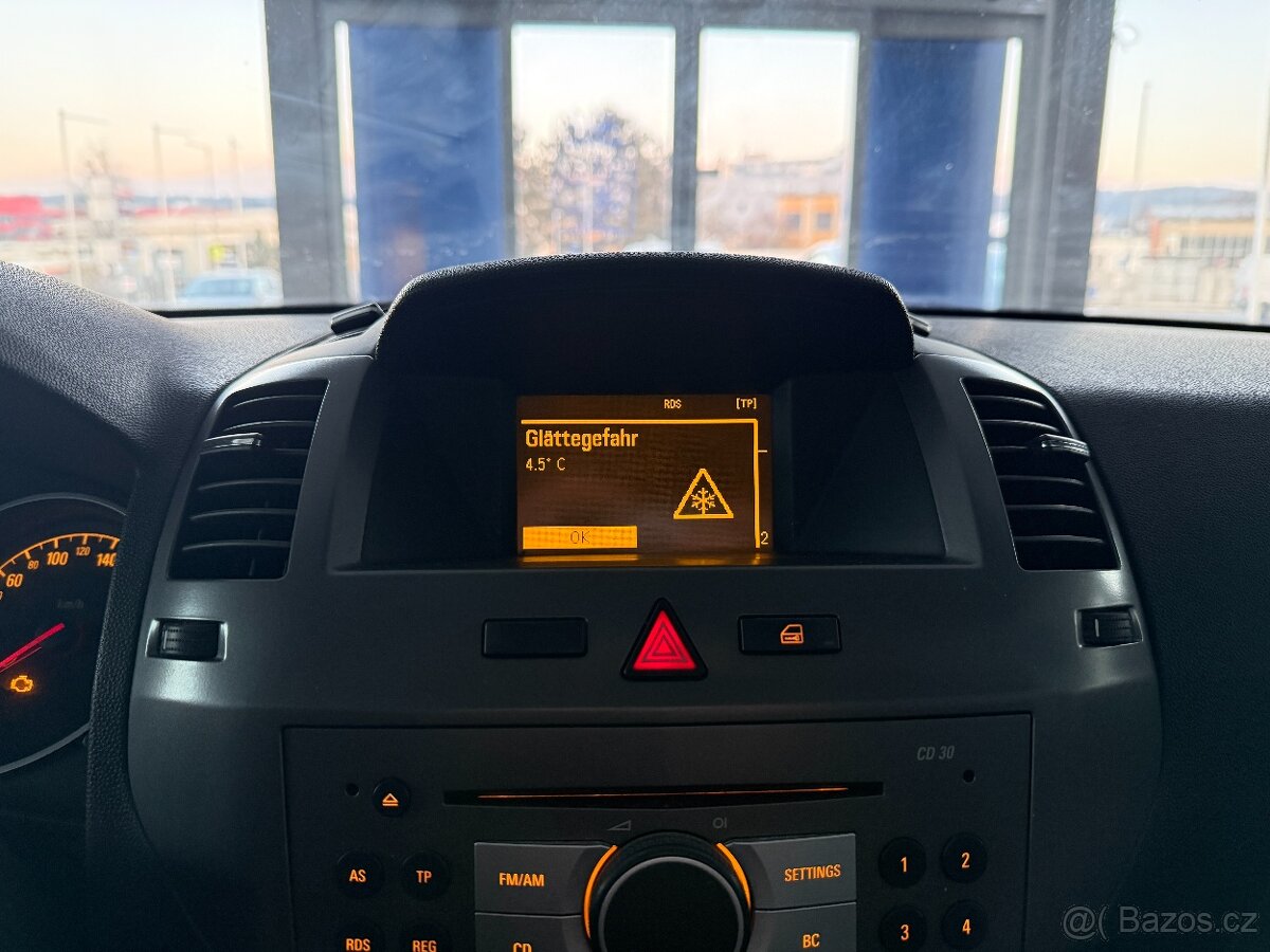 Opel Zafira 1.6 77kW,SERVISKA,7.MÍST - 14