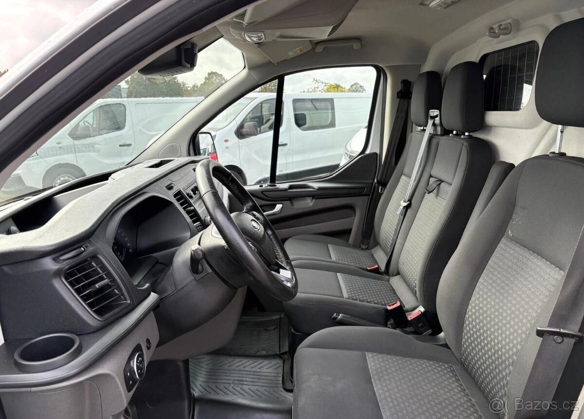 Ford Transit Custom L2H2 2.0TdCi/170koni - 2020 - 14
