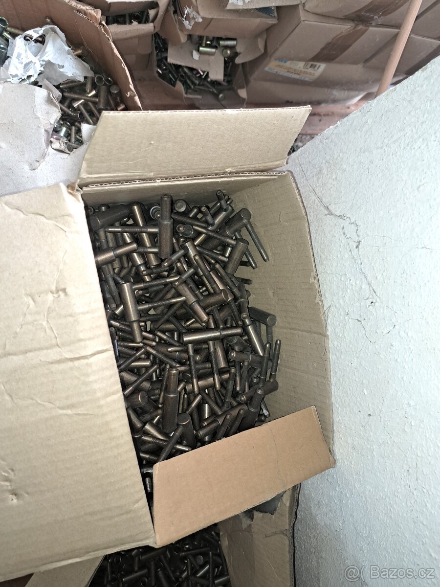 Zbytky po výrobě dveří - 14