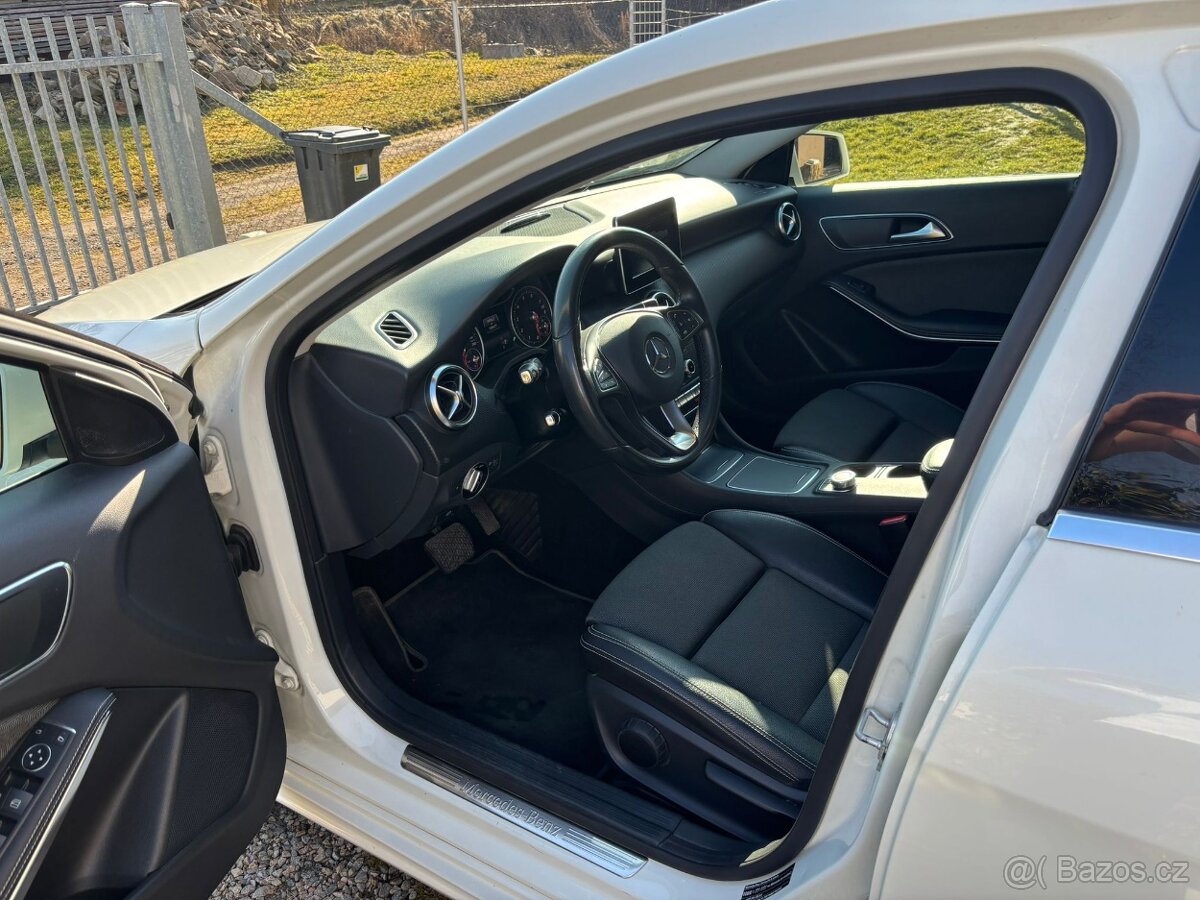 Mercedes-Benz A 180 (2017) - 14