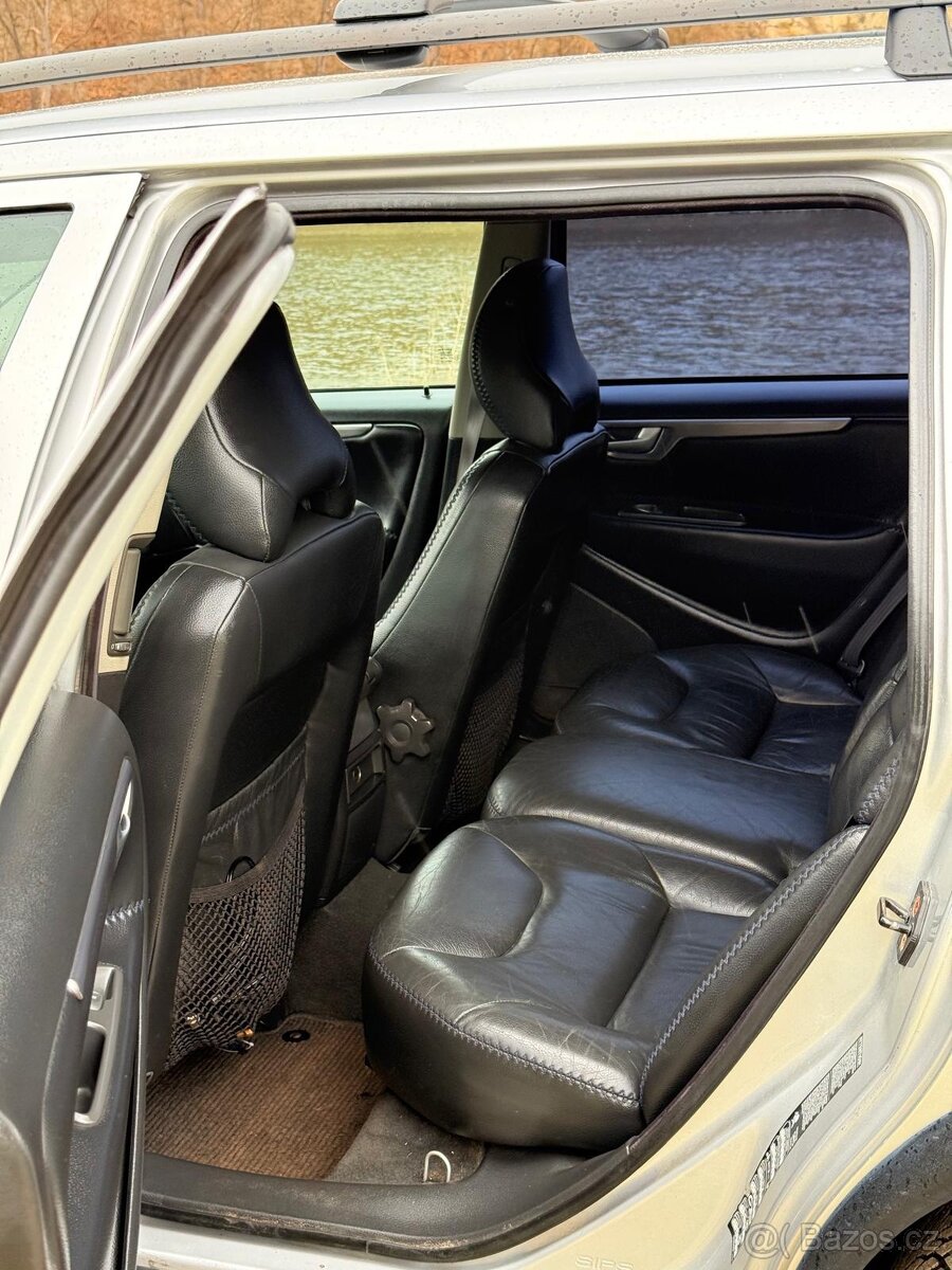 VOLVO XC70 2.4D D5 Tažné - 14