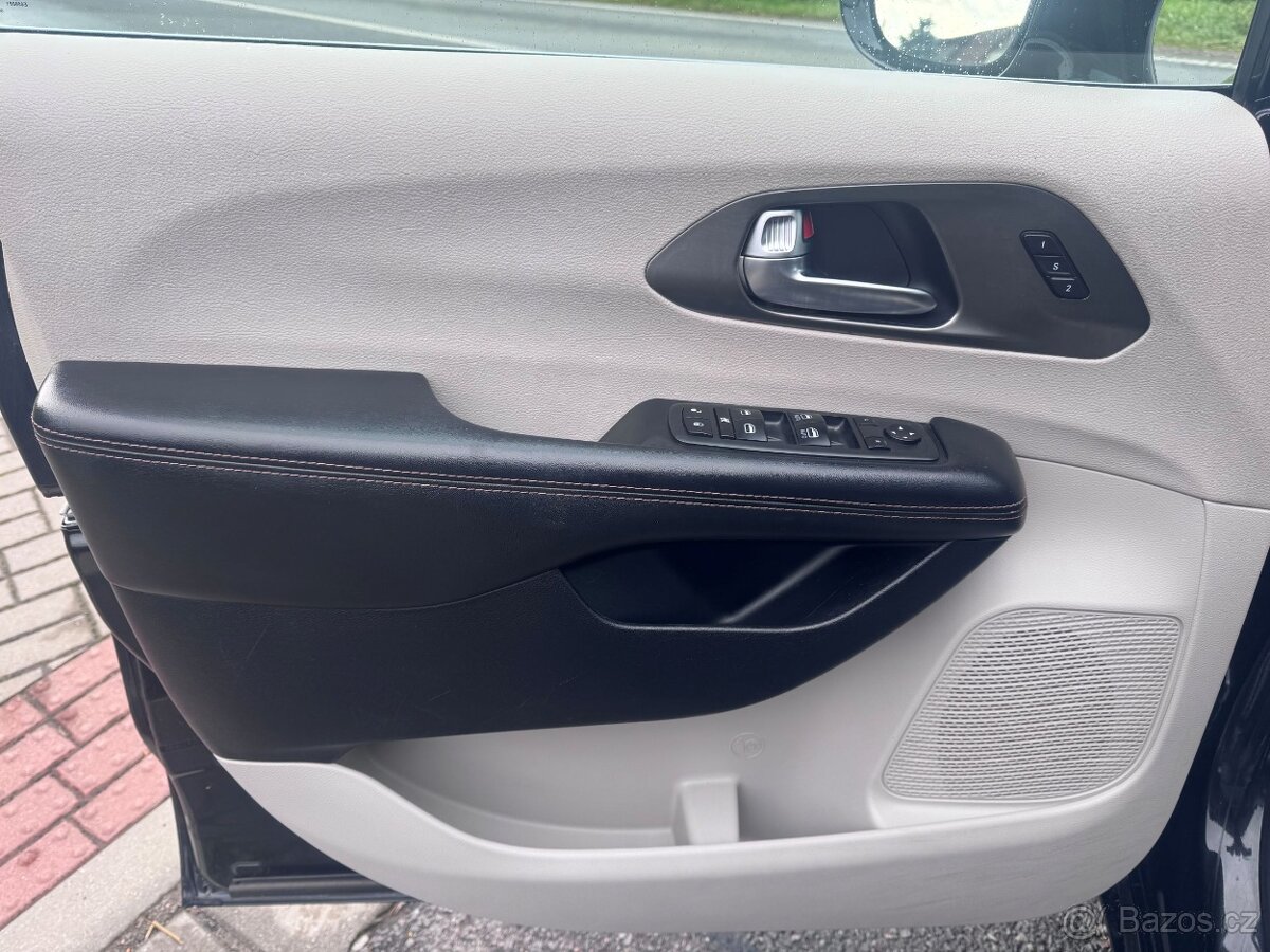 Chrysler Pacifica 3,6 Pentastar RU Kůže 2020 DPH - 14