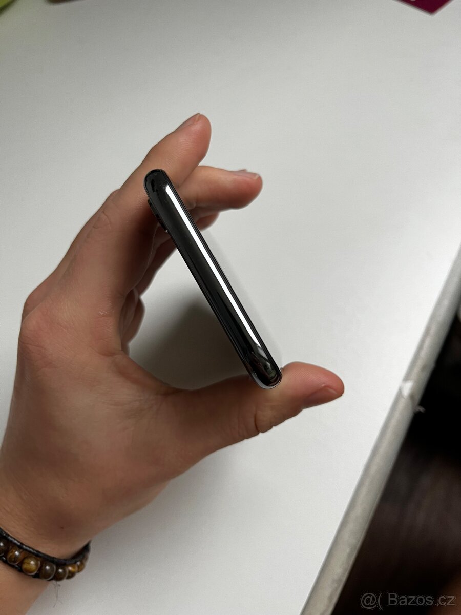 Apple iPhone X 64GB vesmírně šedý - 14