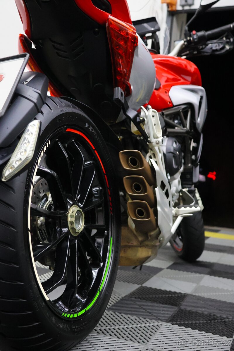 MV Agusta Stradale 800 (2015) - 14