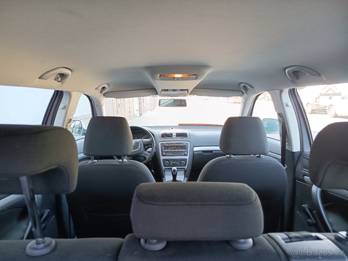 ŠKODA Octavia Combi 1,6TDI Ambition Plus ČR - 14