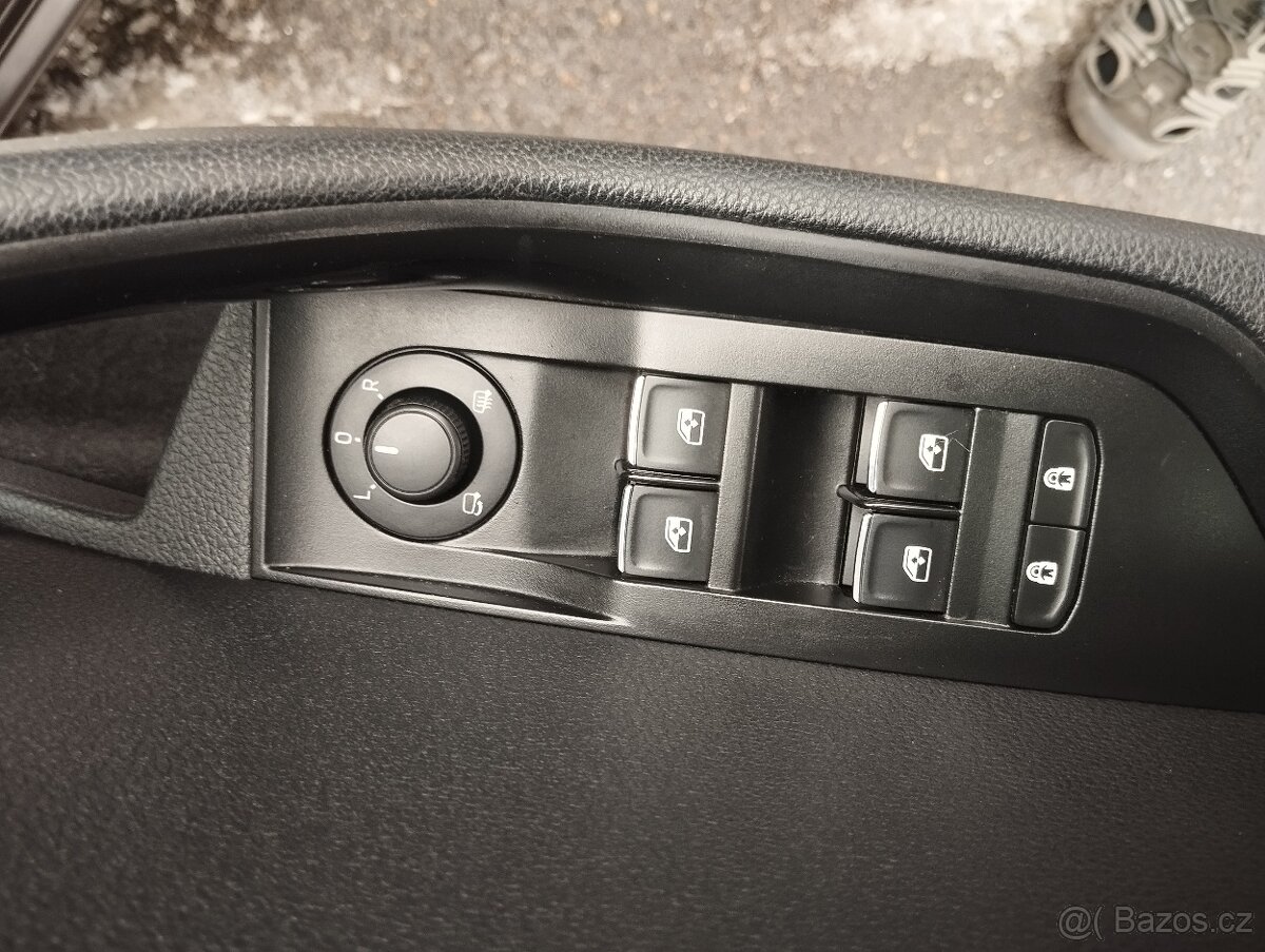 Škoda Superb 3 kombi 2.0 tdi 110kw - 14