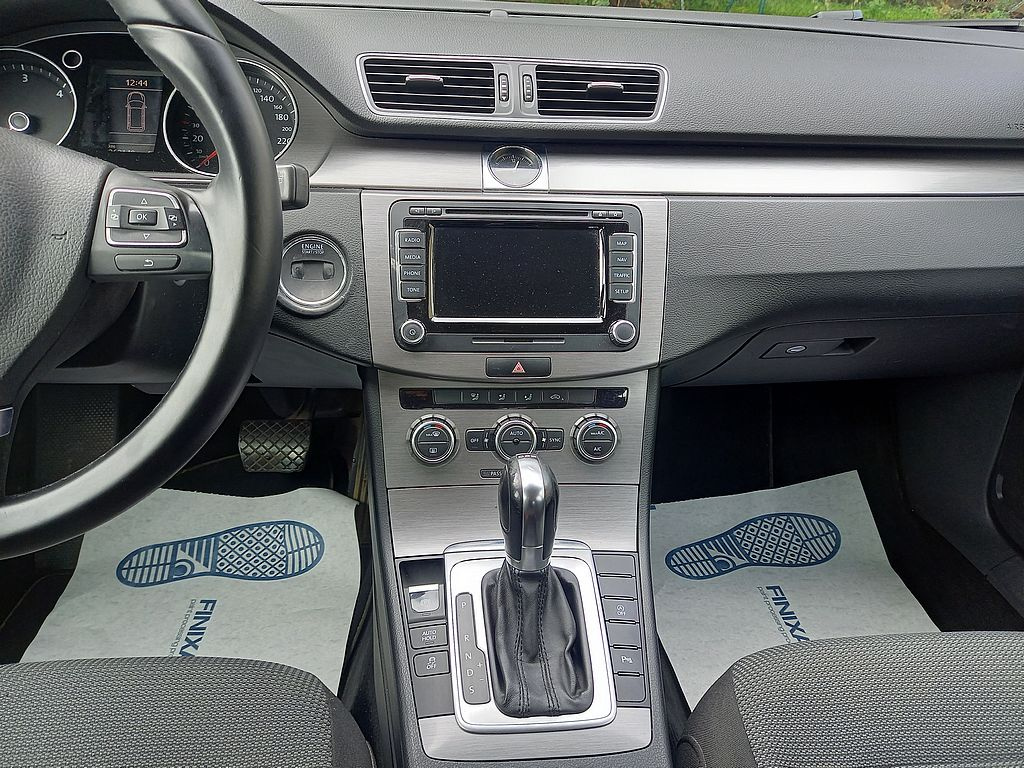 Volkswagen Passat 1.6 TDi-digiklima+alu.kola+Navi+ROZVODY - 14