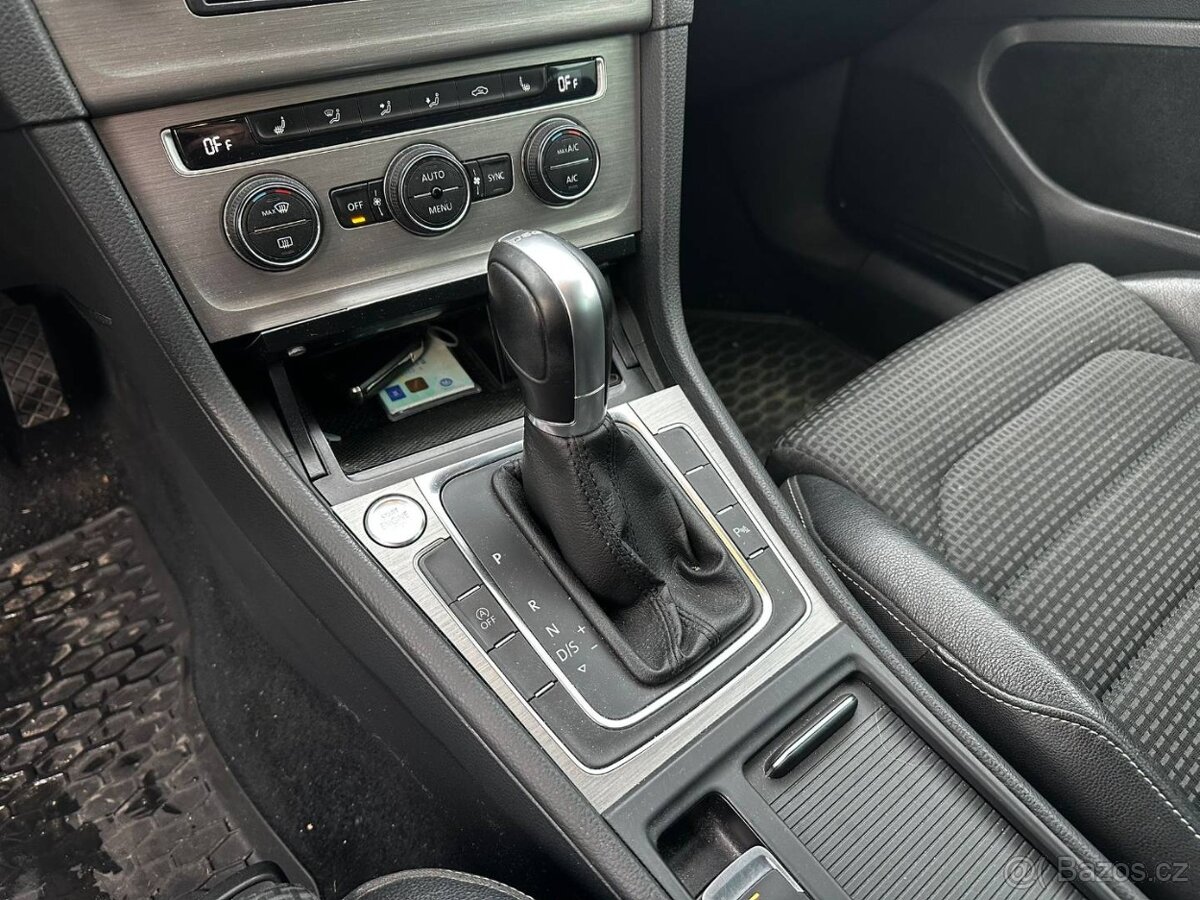 Volkswagen Golf 1.6 TDI DSG - 14