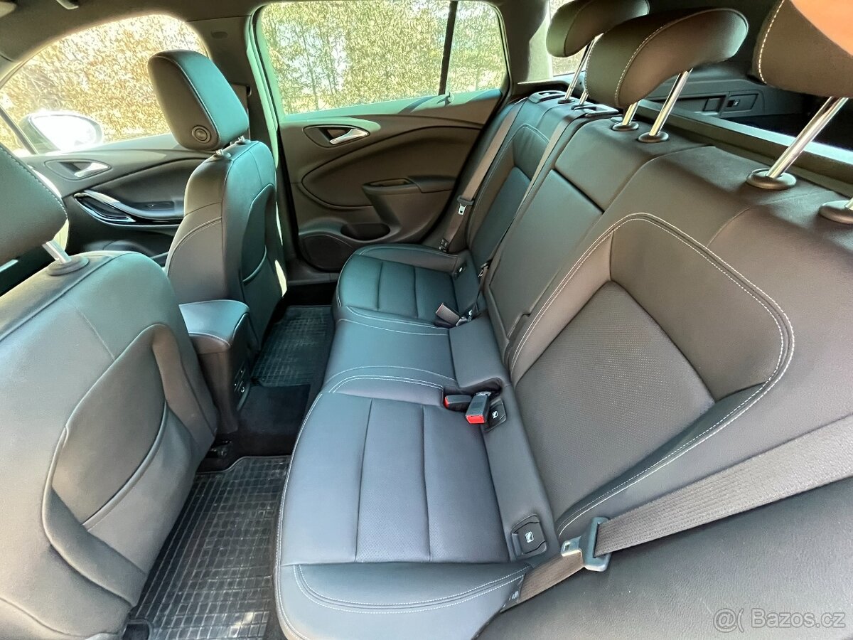 Opel Astra 1.4 T Automat BOSE LED Kůže Masáž - 14