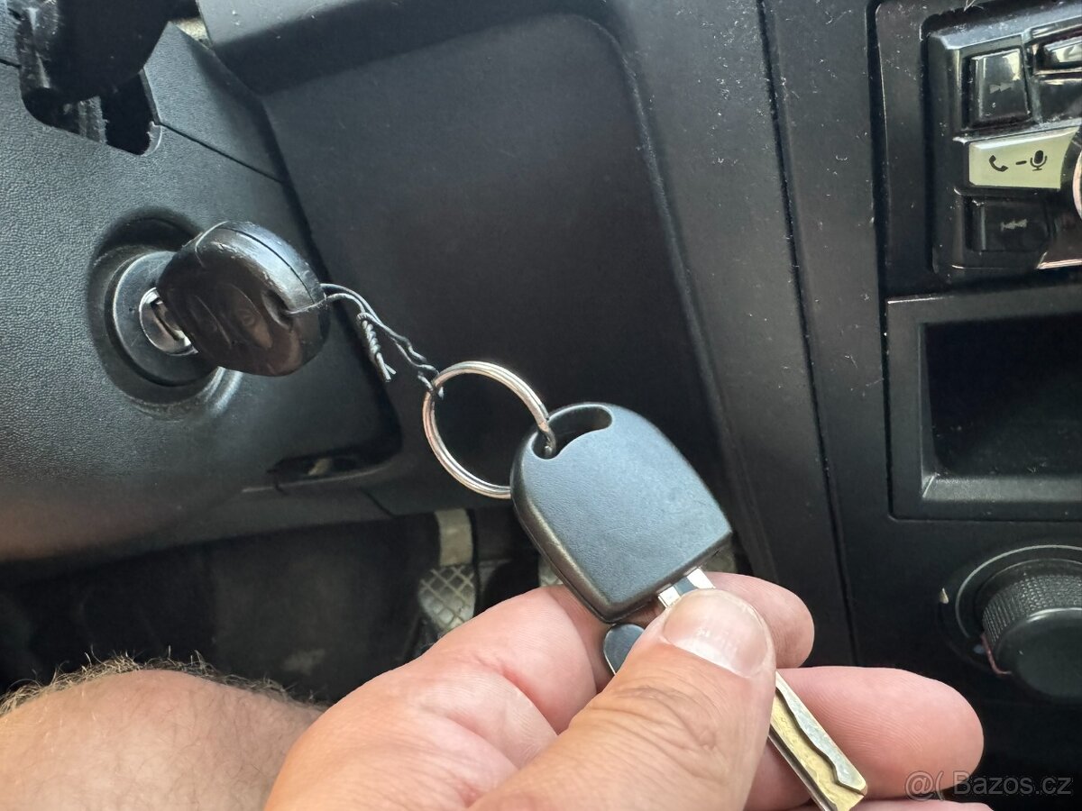 Seat Ibiza 1,4i 55 KW KOLA STK - 14