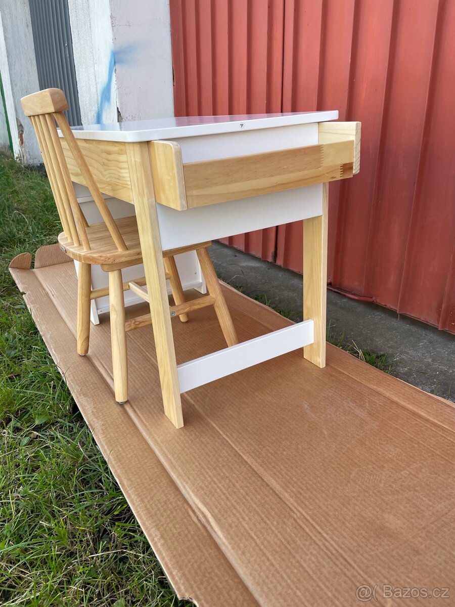 Dětský psací stůl + židle Kave Home - 14