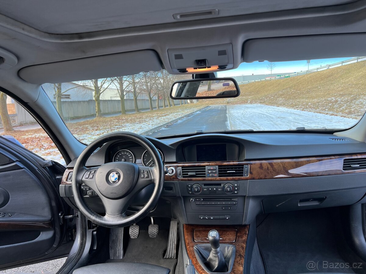 BMW E90 330i MANUÁL N52 | M paket | STK 12/27 - 14