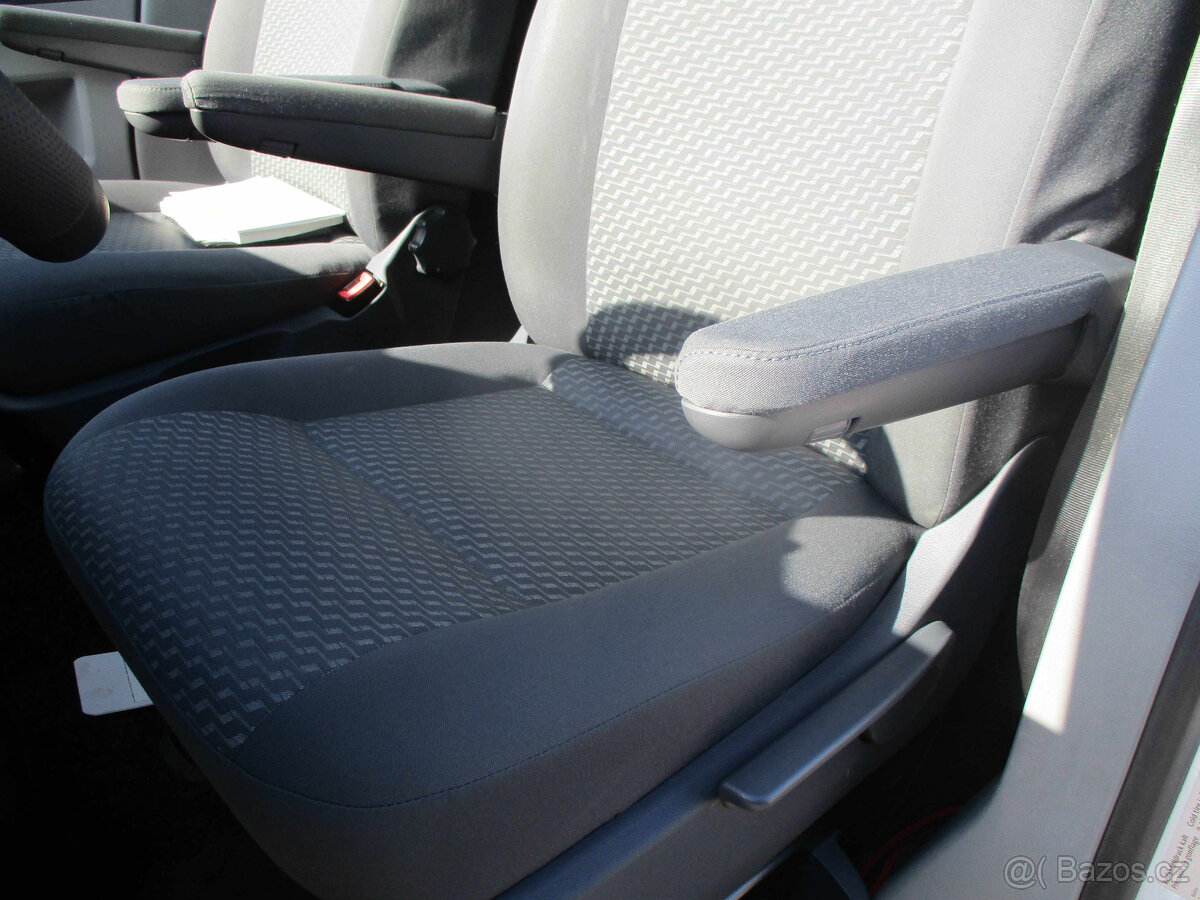 VW TRANSPORTER 2,0TDI 84kw LONG 5míst Tažné 2013 DPH - 14