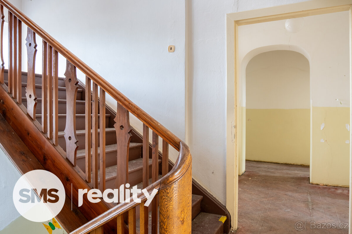 Prodej prostorné vily s investičním potenciálem - 14