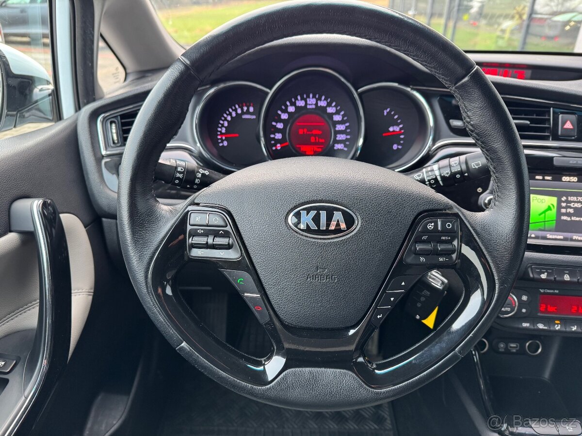 Kia Ceed kombi 1.6 GDI 99kW/135k Exclusive, ČR - 14