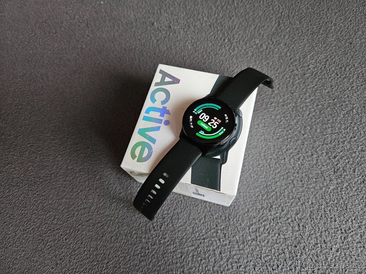 Chytré hodinky Samsung Galaxy Watch Active40mm černé krásné - 14