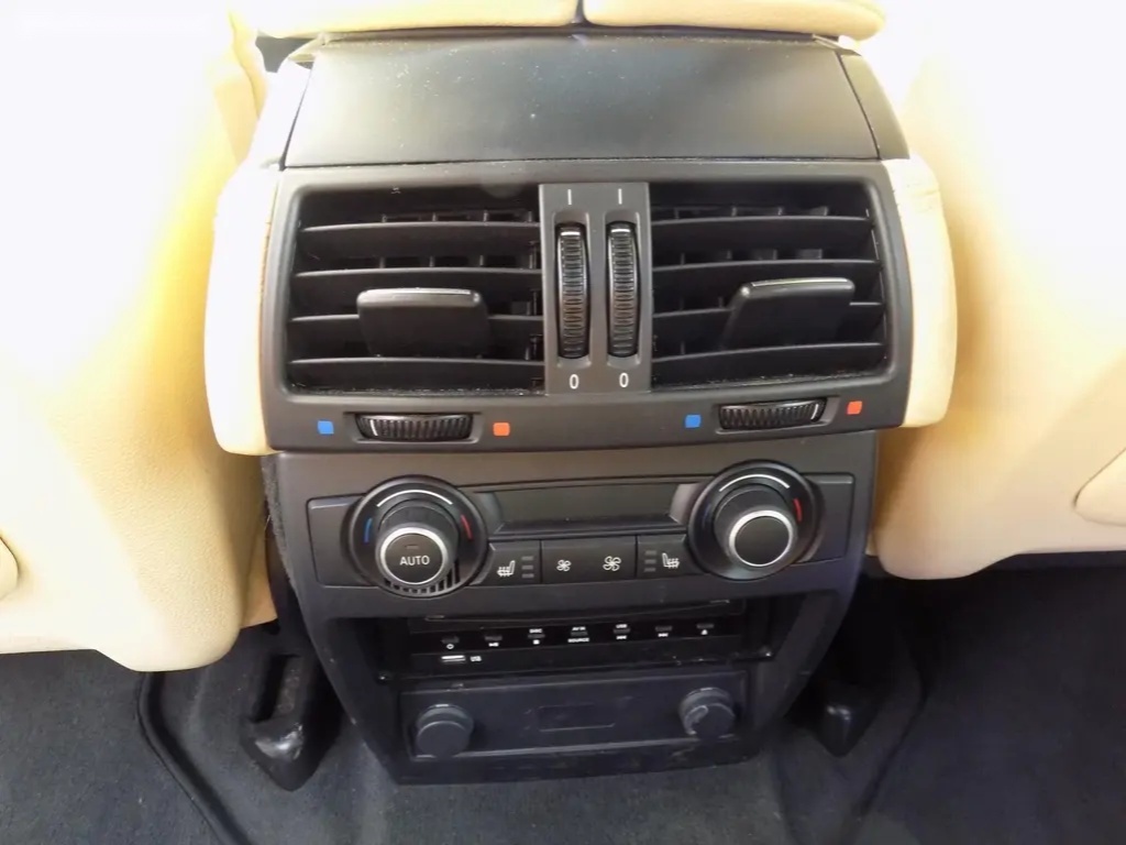 BMW X5, 4.4 V8 M - 14