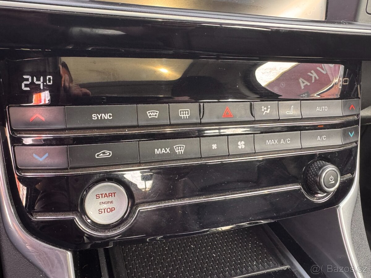 Prodám Jaguar XE 2.0D 132kw Max výbava HSE - Motor K.O. - 14