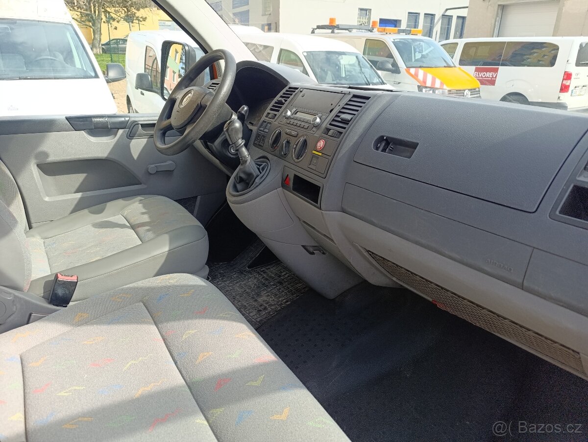 Volkswagen Transporter T5 Valník - 14