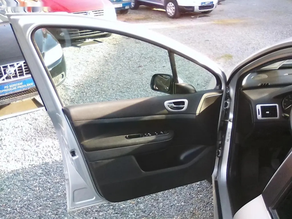 Peugeot 307, 1.6i 16V combi , 1.majitel - 14