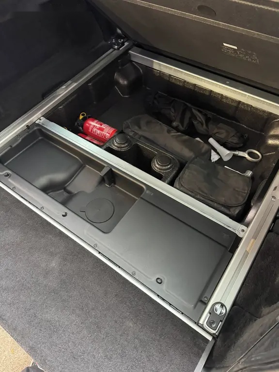 Land Rover Discovery, 3.0SDV6 ČR 1.MAJ EXTRA VÝBAVA - 14