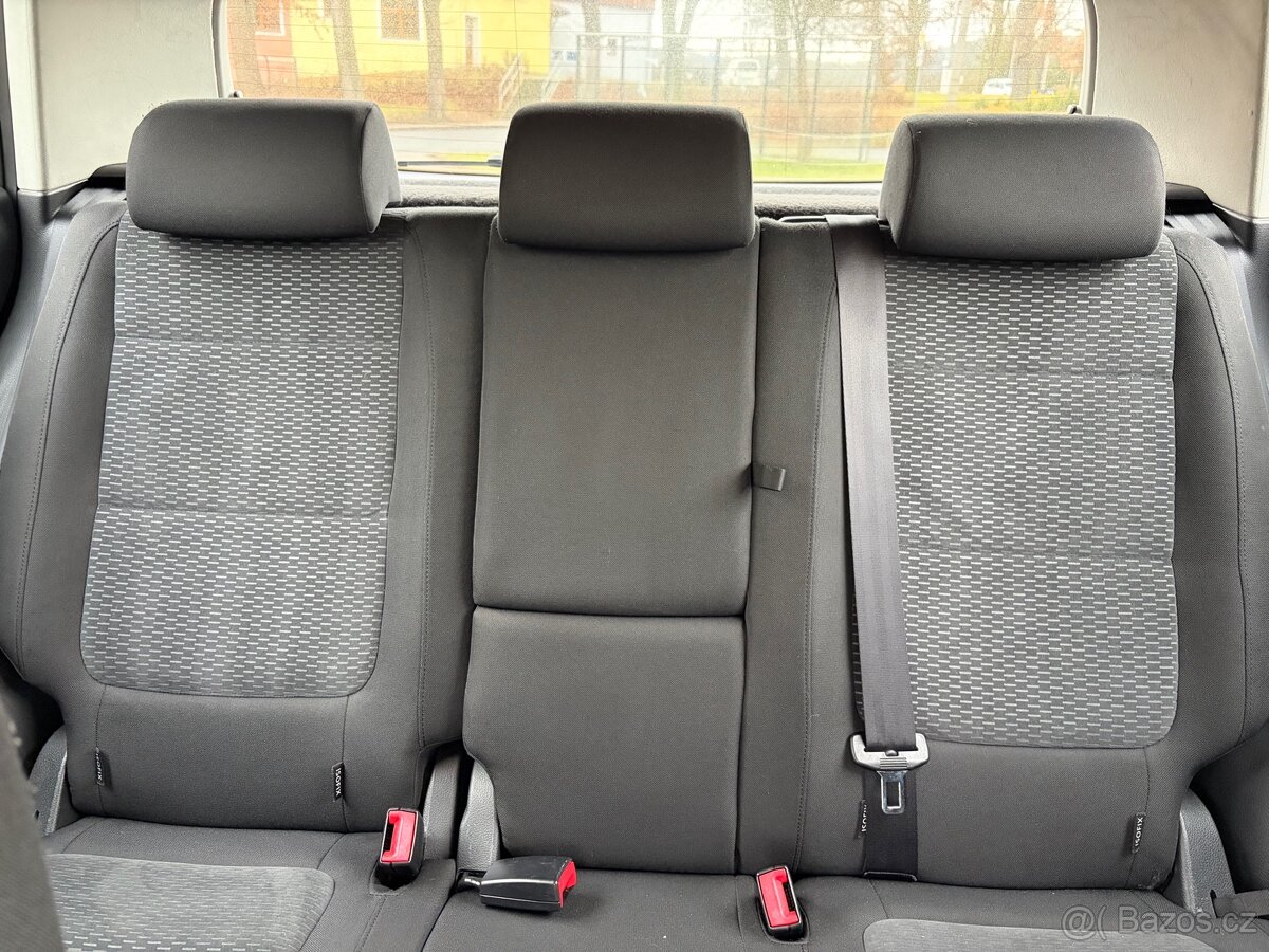 Volkswagen Golf Plus 1.6 TDI 2009 manuál - 14