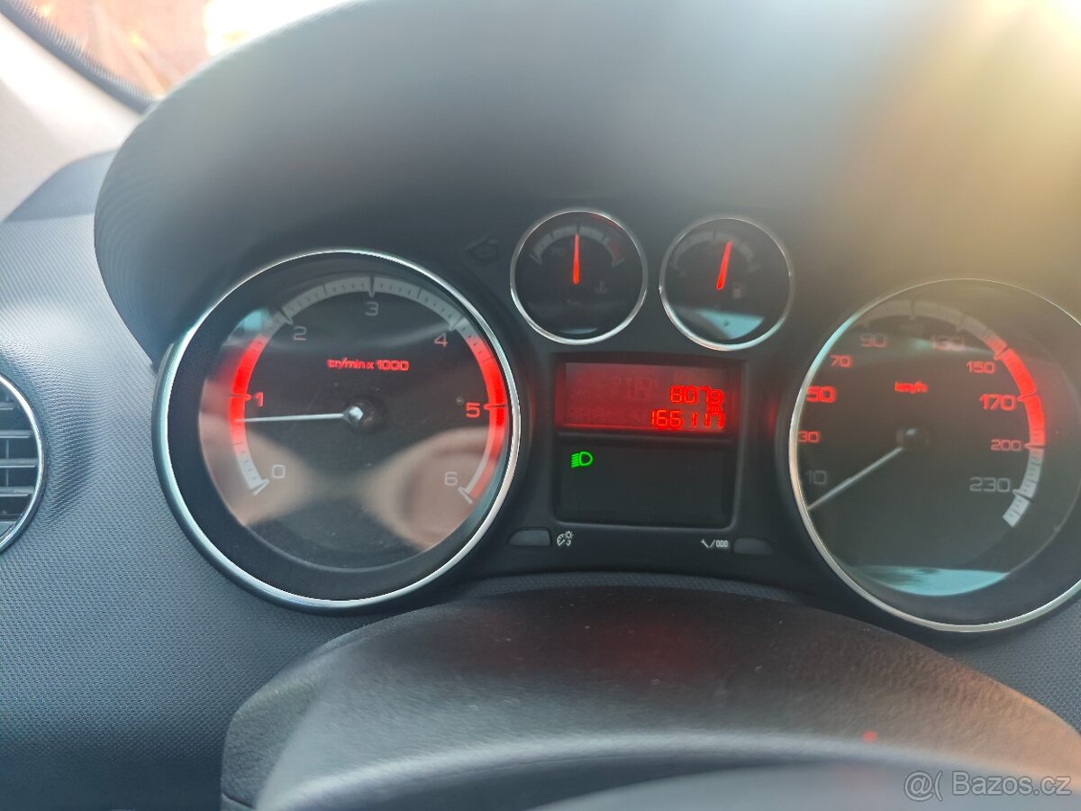 Peugeot 308sw ,2013r.v.,1,6 hdi, 166tys.km - 14