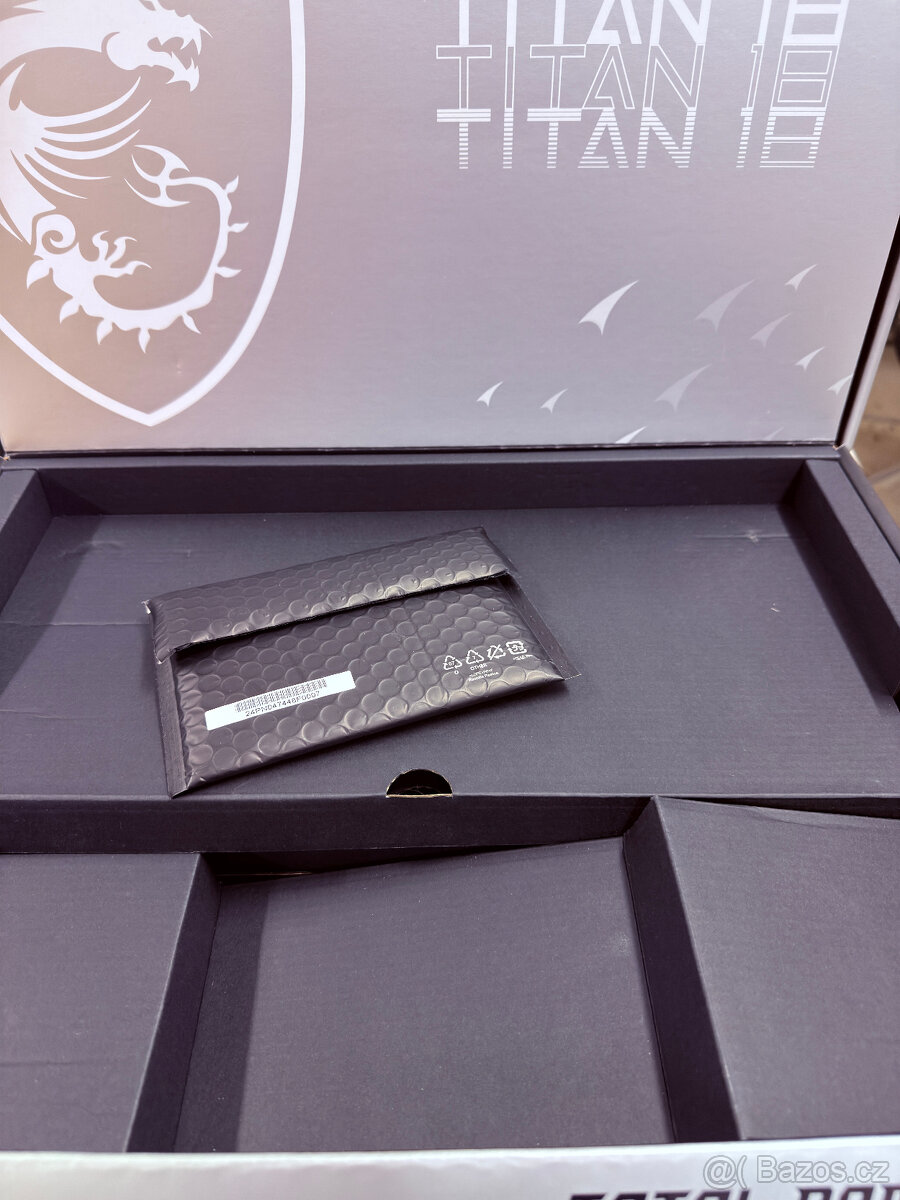 MSI TITAN 18 HX A14VIG - 14