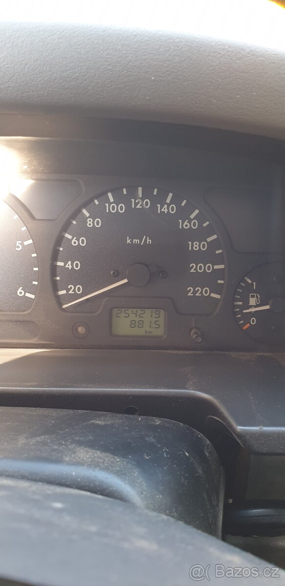 LAND ROVER DISCOVERY 2 - 14