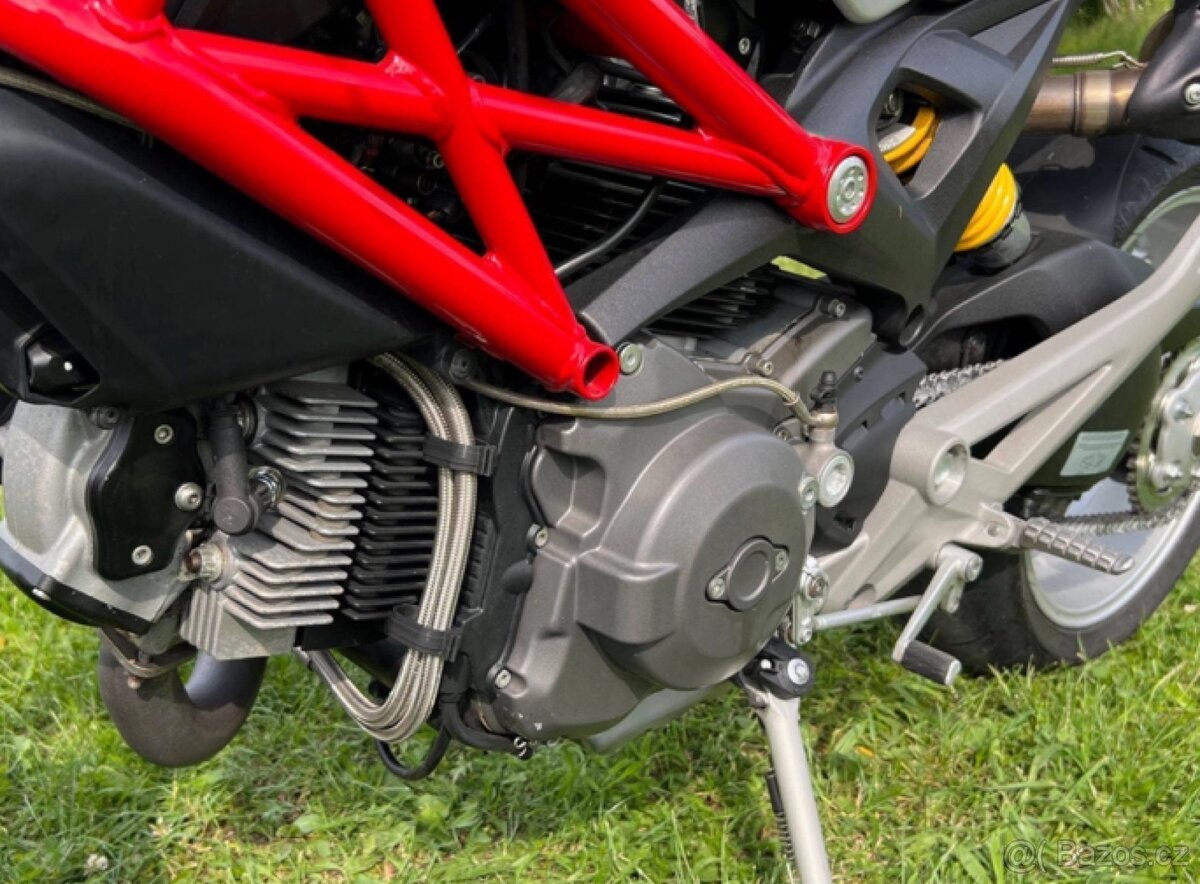 Prodám DUCATI MONSTER 1100 - 14