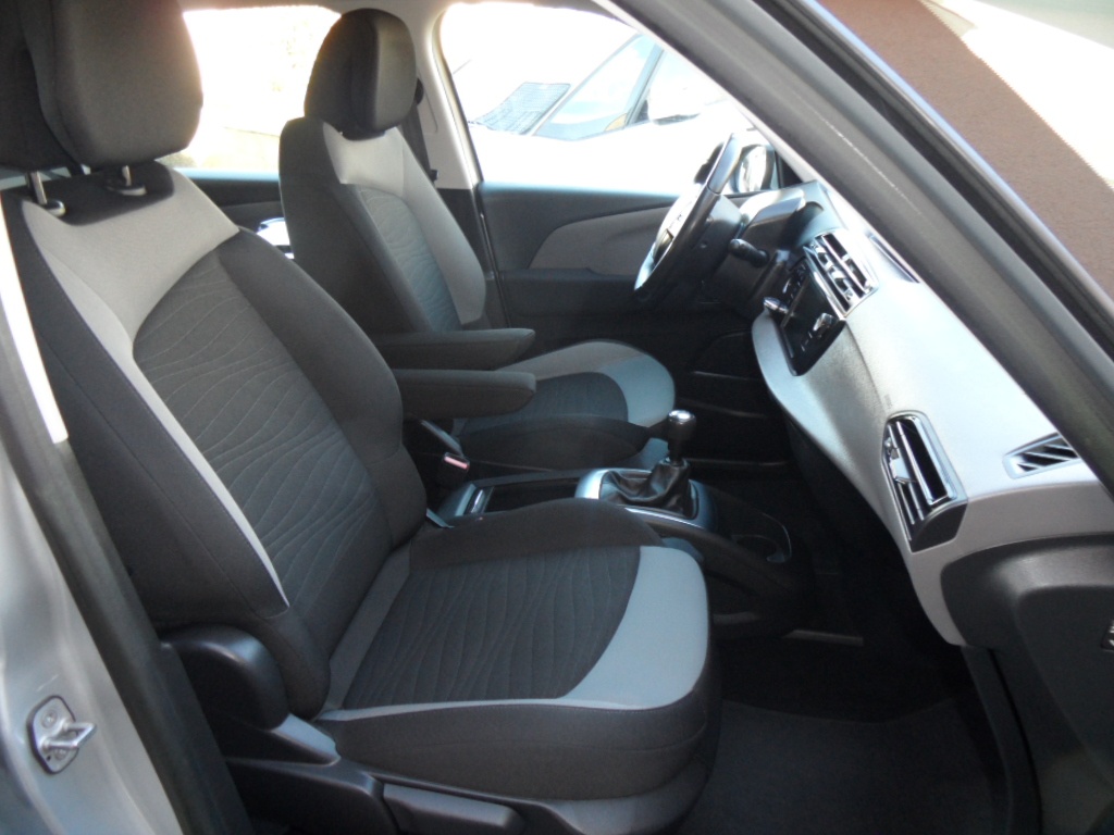 Citroen C4 Picasso 1.6 HDi,1.maj.serv. kn.nové rozvody - 14