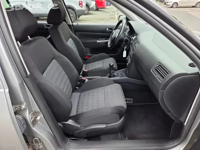 VW Golf 1.9 TDI 74kW,1.Majitel,2006,Digi.klima,Sport,115 t.k - 14
