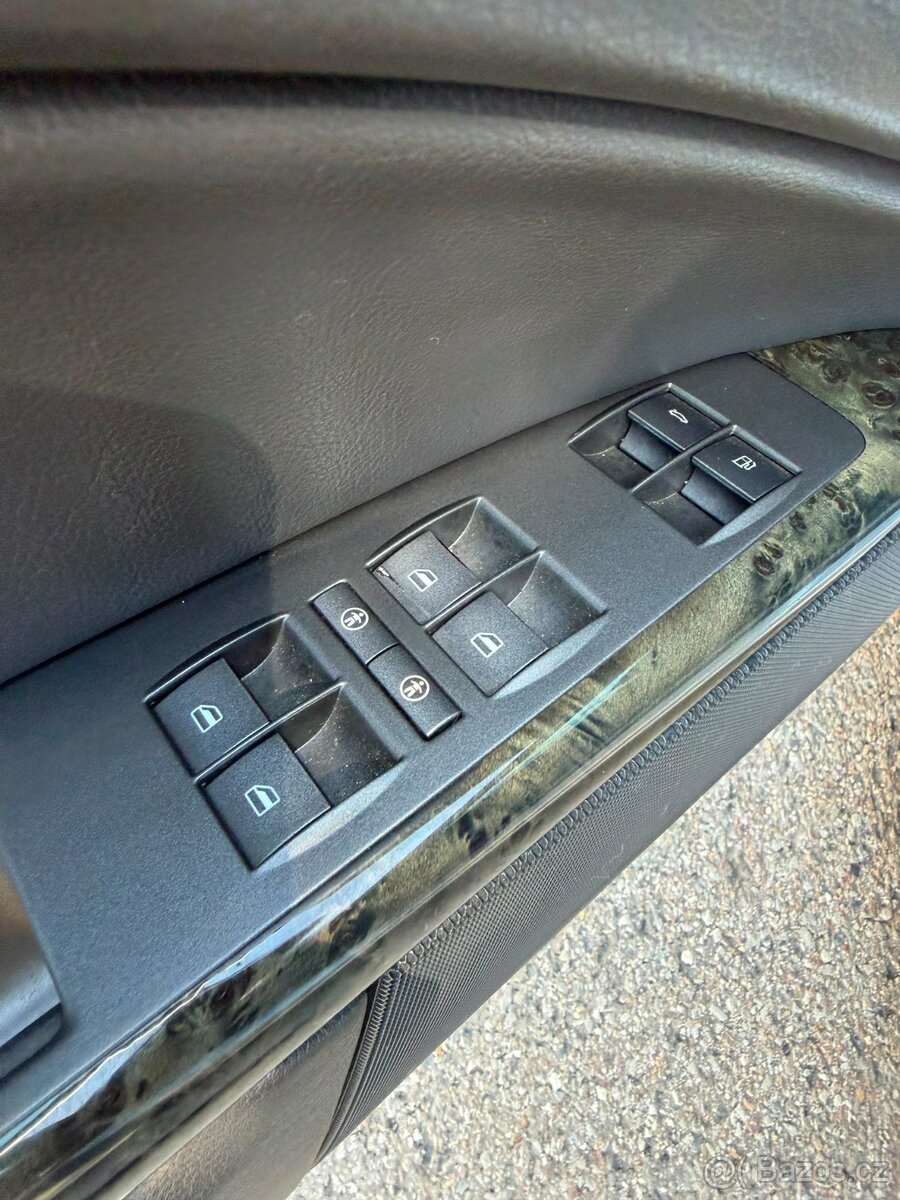 Volkswagen Phaeton 3.0 2009, max. výbava - 14