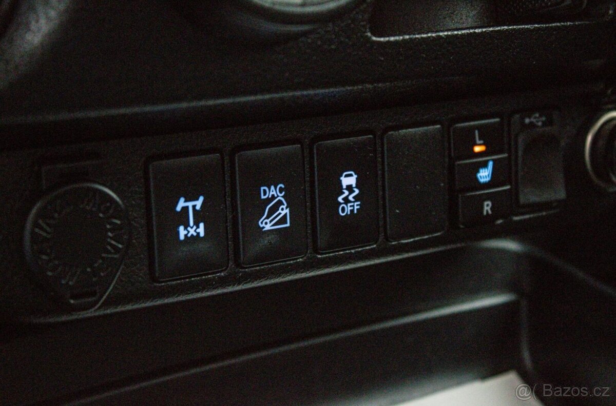 Toyota Hilux 2.4 D-4D Active A/T | 4x4 | - 14