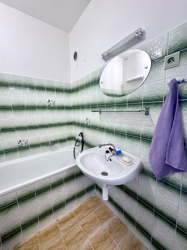 Pronájem kompletně zařízeného bytu 3+1, 77 m2, s terasou a s - 14