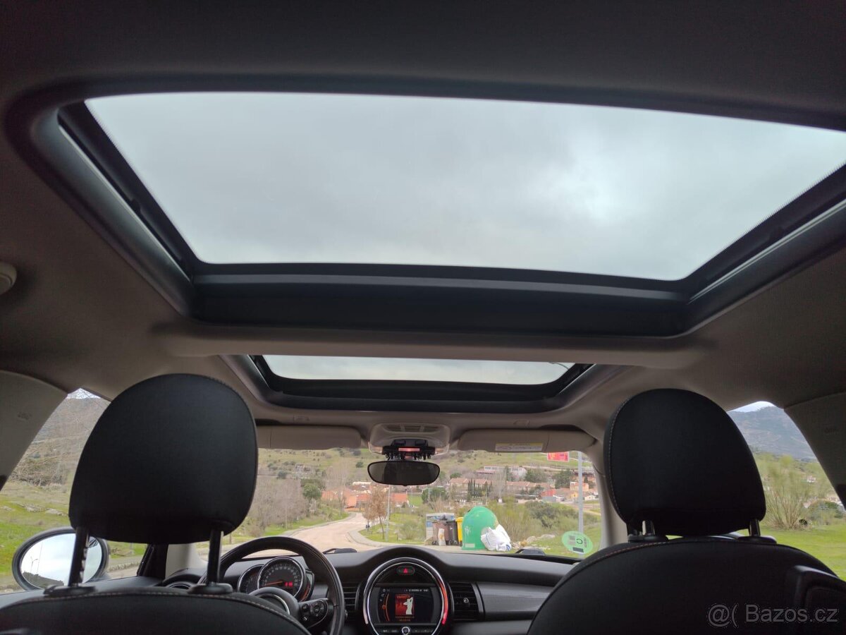 Mini Cooper – automat – panoramatická střecha - 14