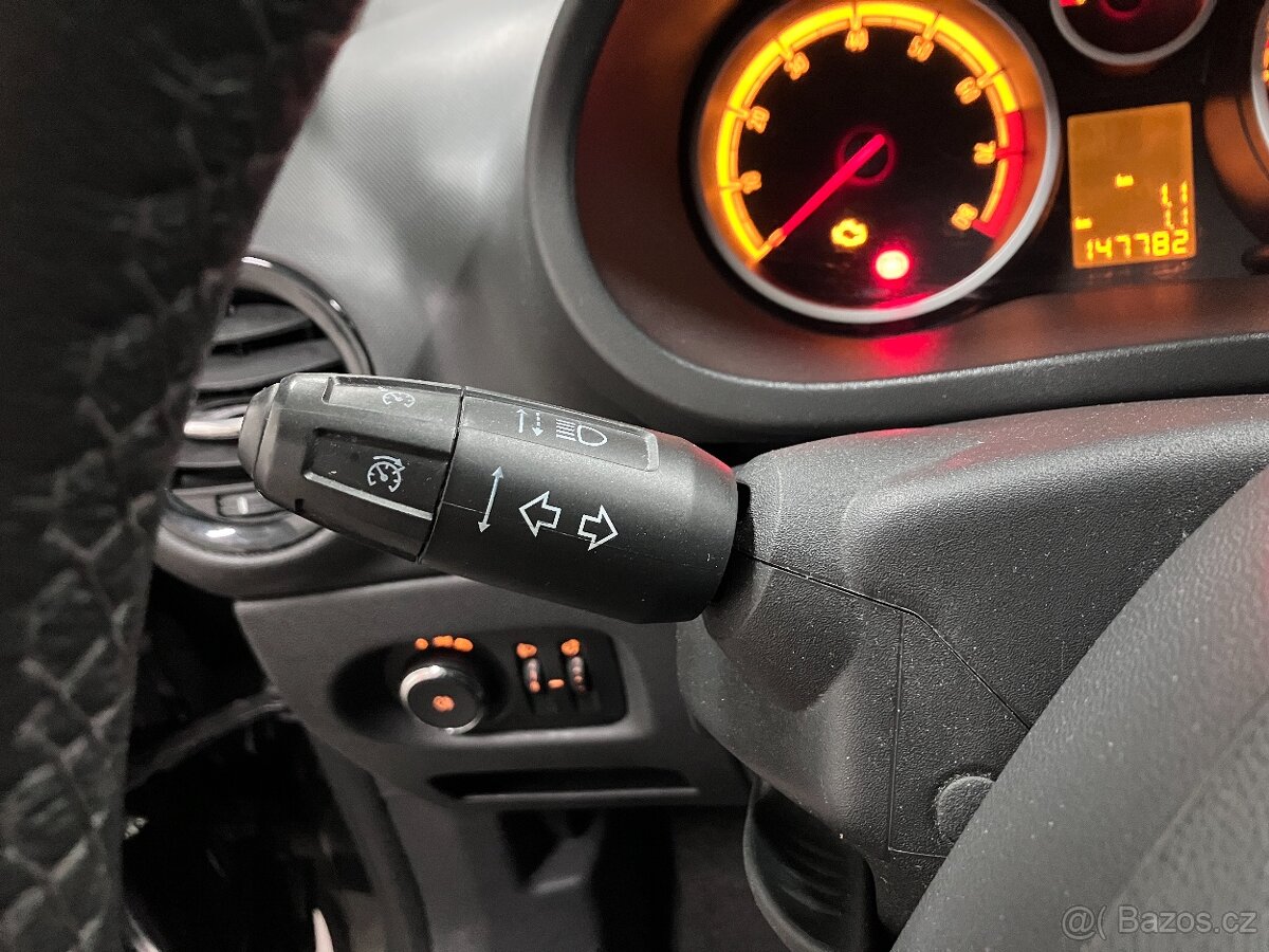 Opel Corsa, 1,2-4válec,klima - 14