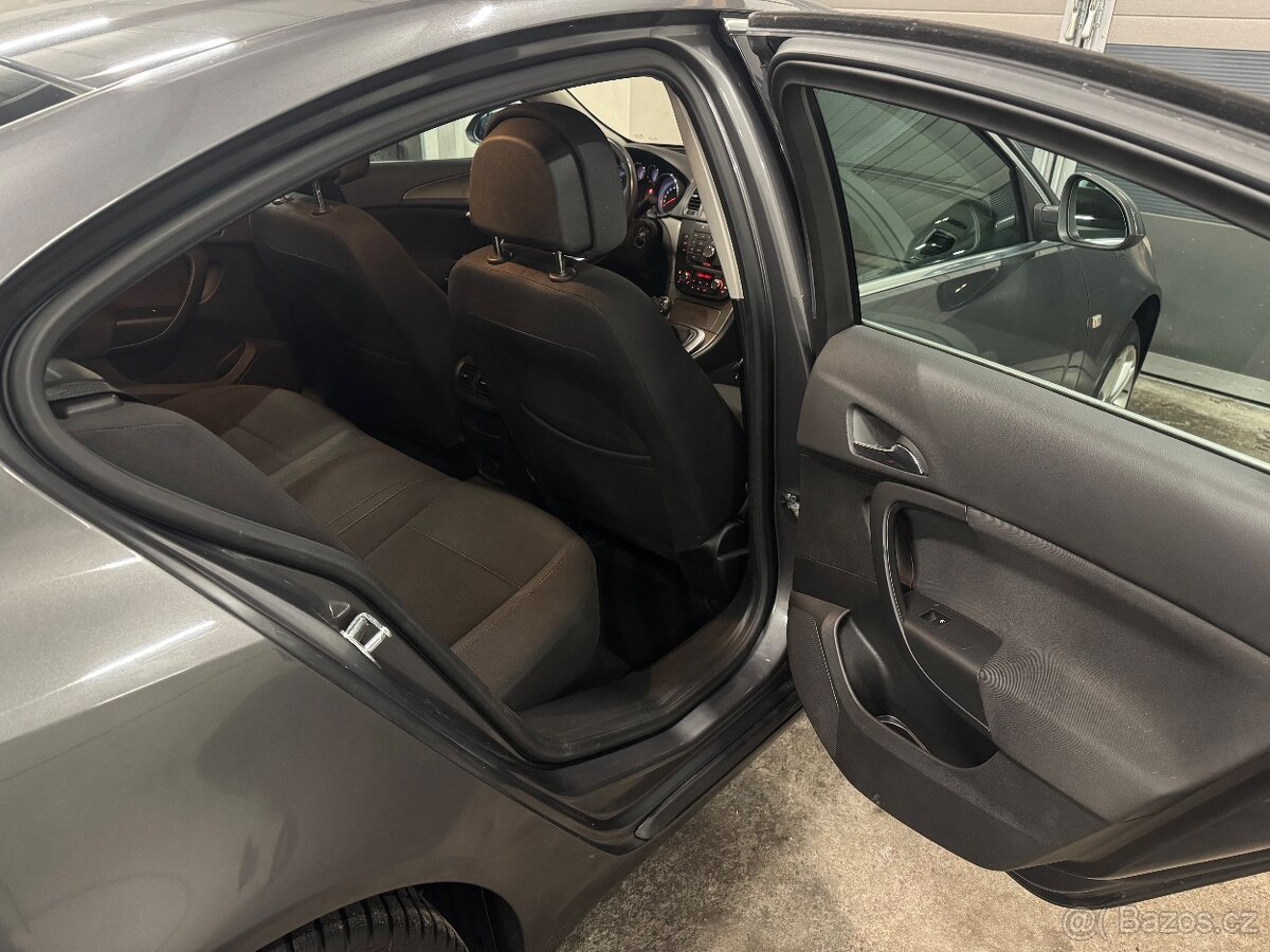 Opel Insignia 2.0 CDTI 96kw - 14