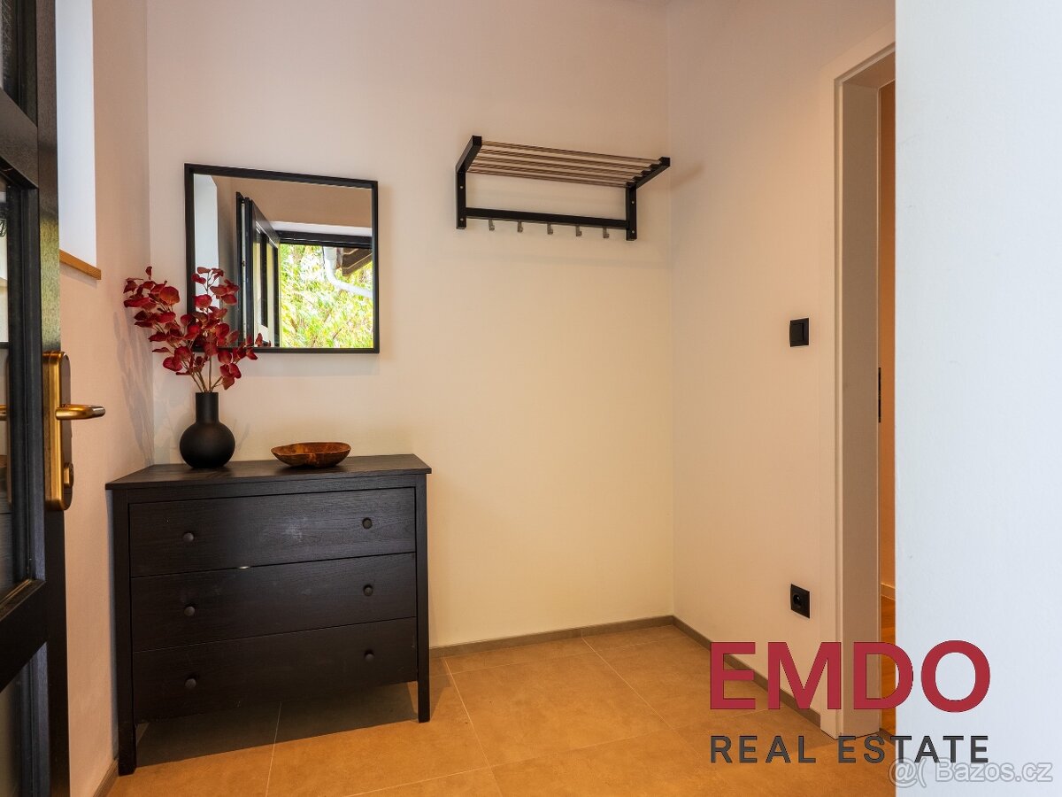 Prodej domu 196 m² s pozemkem 994 m² - 14