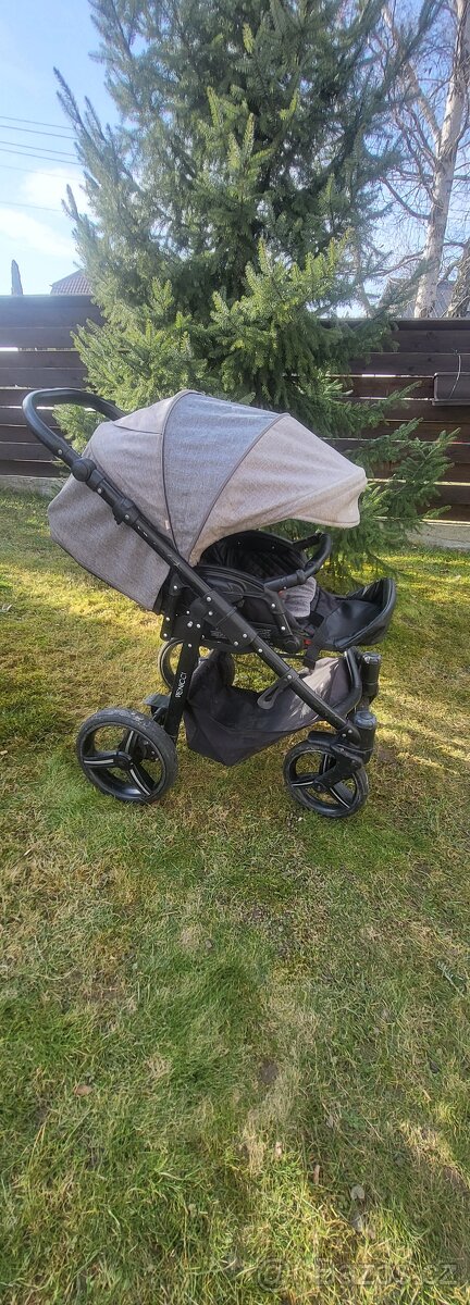 SLEVA Kočárek VENICCI + autosedačka KIDDY - 14