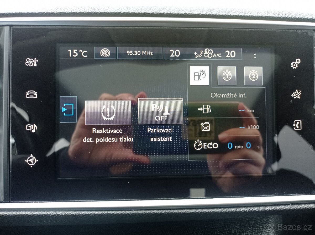 Peugeot 308 1.2i 96kW Navi/Panorama/1Maj - 14