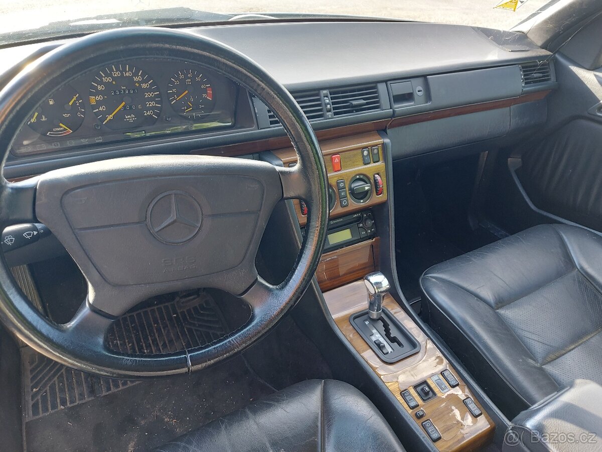 MB 300 CE , model 124, automat, rok 1989. - 14