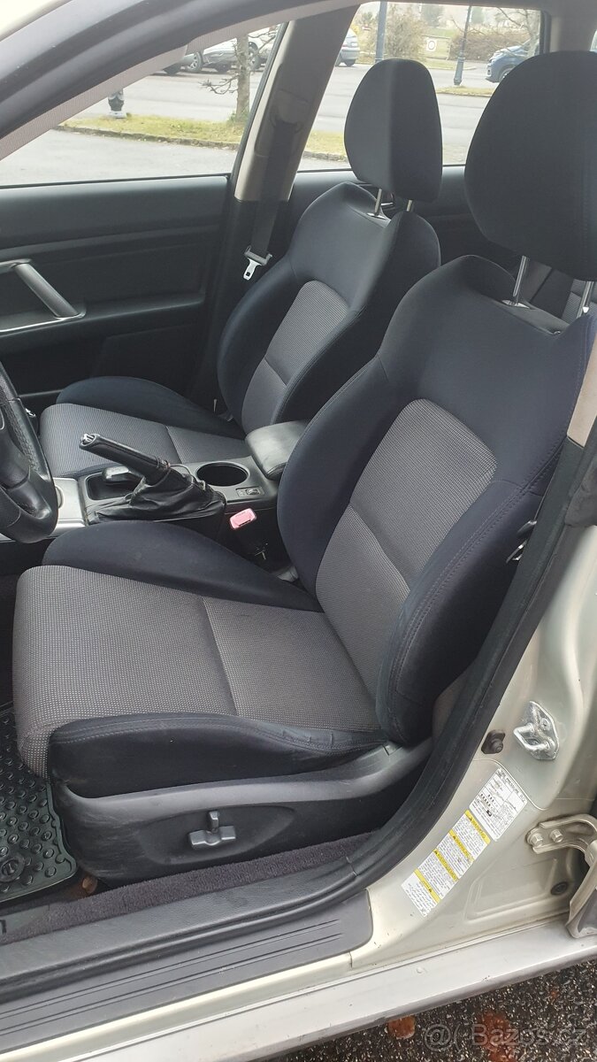 Prodám Subaru Outback r.v. 2004 najeto 270t km - 14