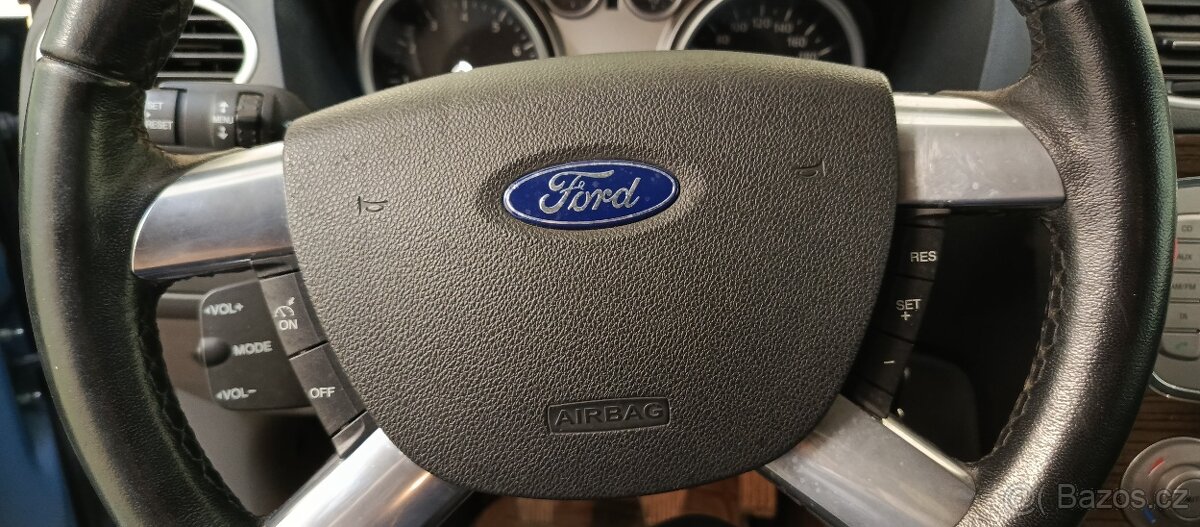 Ford Focus 1.6 16V Kombi GHIA - 14