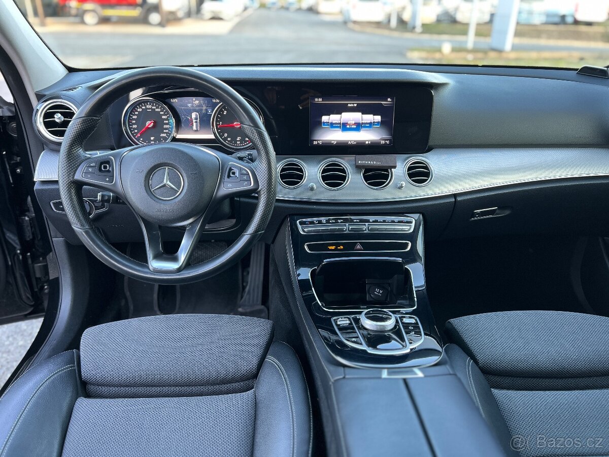 MERCEDES-BENZ E220d - 14