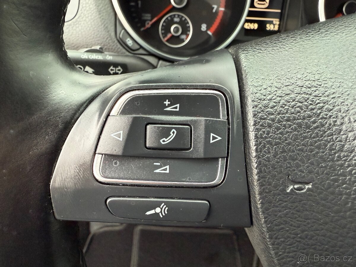 Volkswagen Golf VI • 1.4 TSI 90 kW • NOVÉ ROZVODY • 2 x pneu - 14