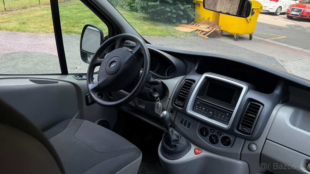 Opel Vivaro, rok výroby 2015. - 14